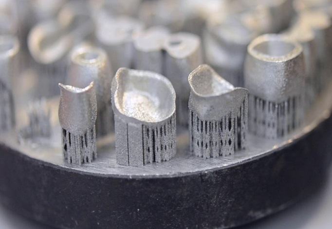 Металлические каркасы для металлокерамических коронок, напечатанные из Co-Cr на 3D-принтере