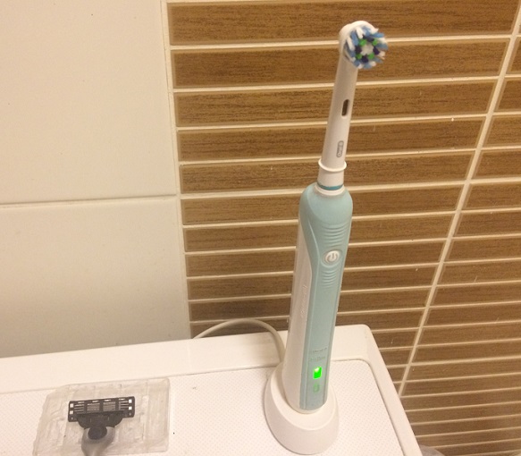 Электрическая зубная щетка Oral-B Professional care 500