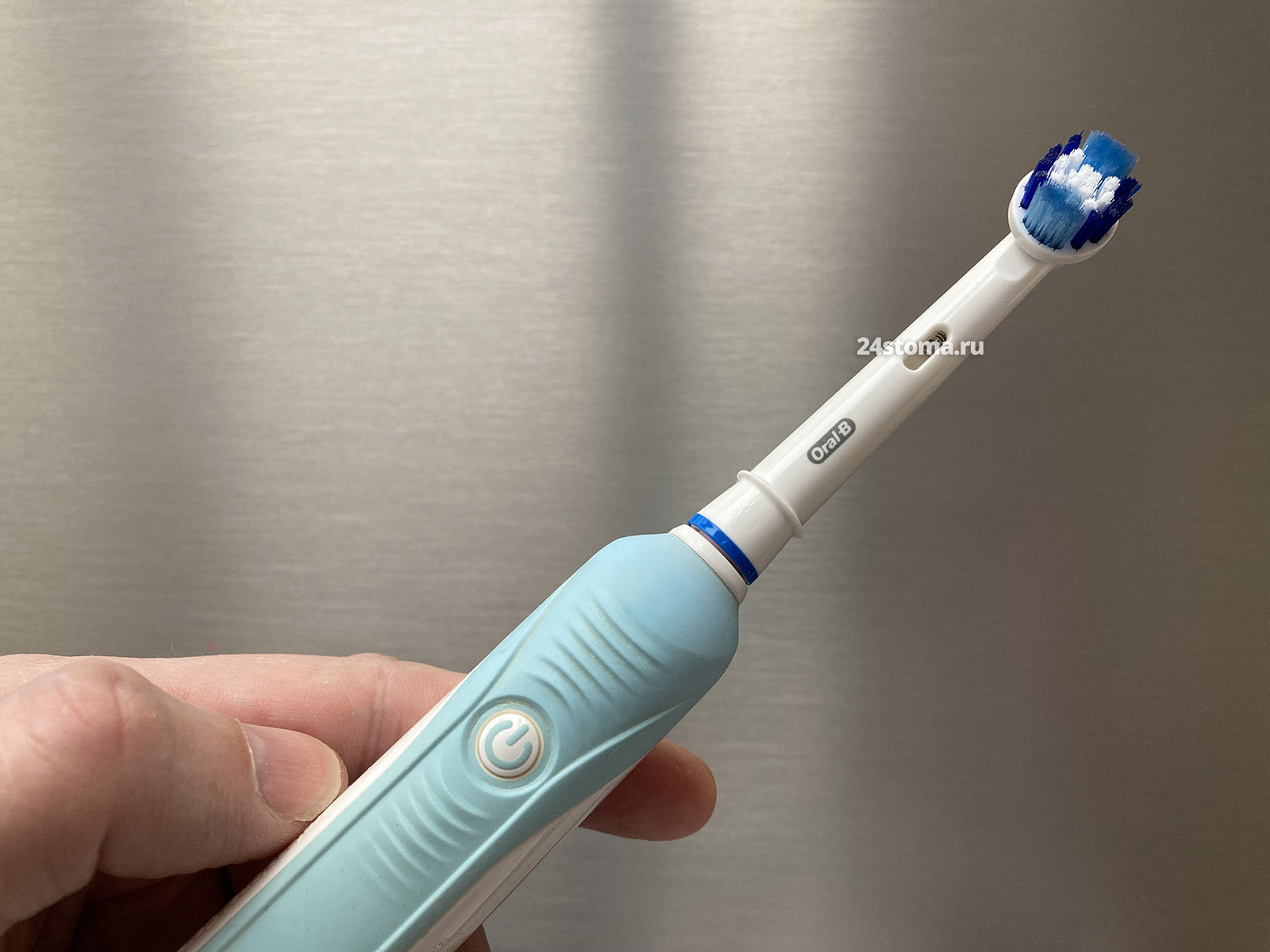 Электрическая зубная щётка Oral-b PPO 500 – с насадкой «Precision-Clean».